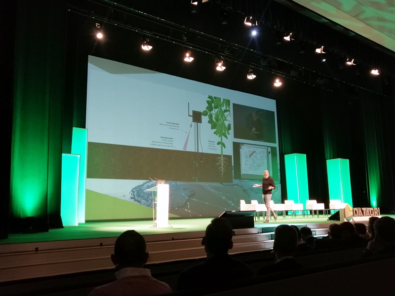Conferencia en Datagri