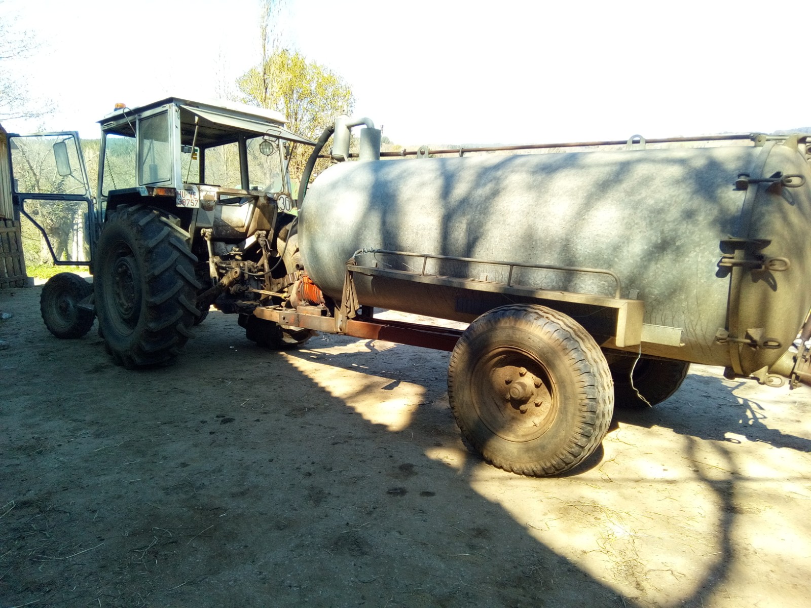 Reparto del purín con cisterna