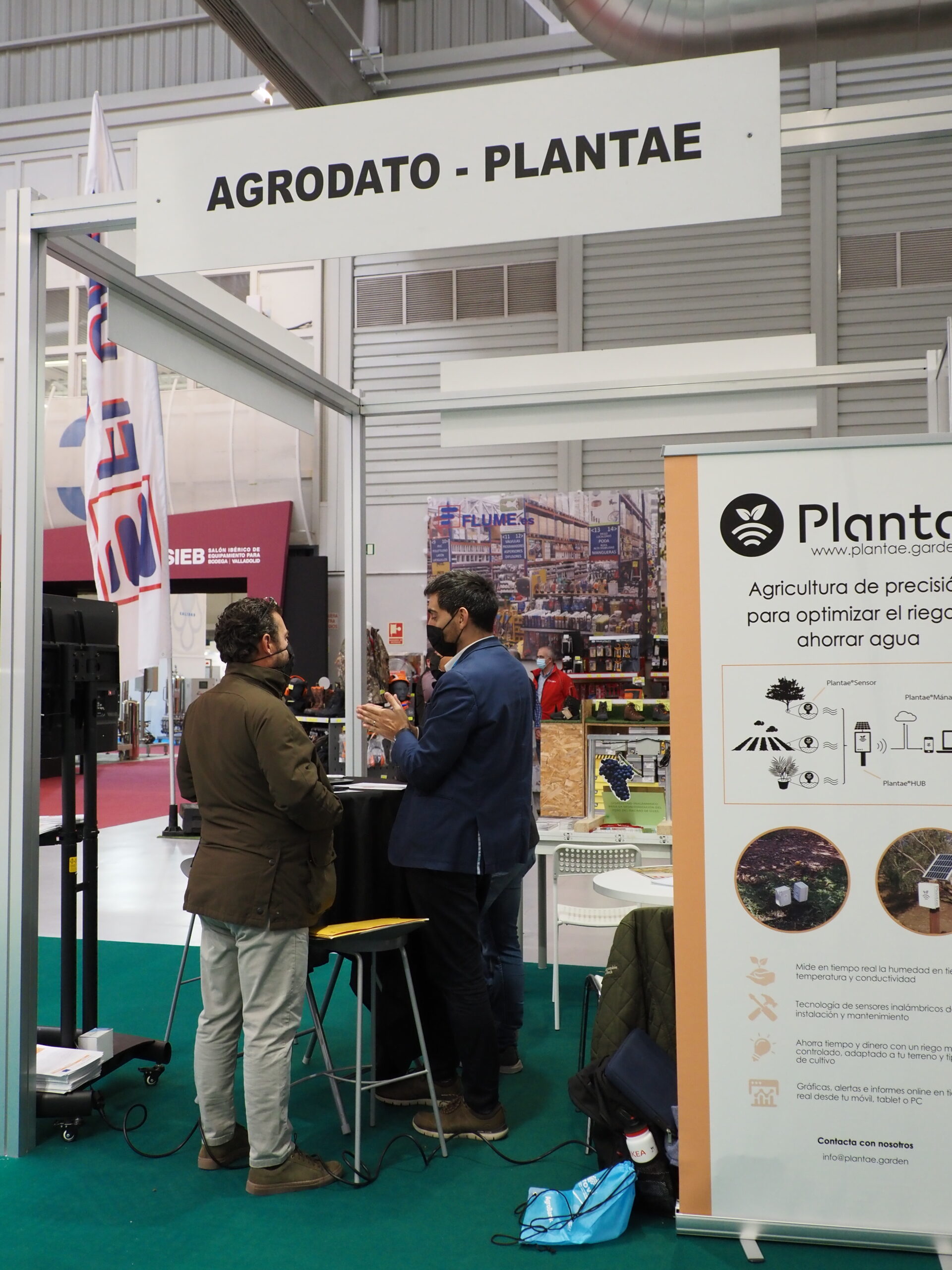 Cartel expositor de Plantae